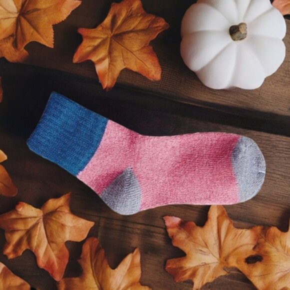 Chelsea Womens Colorblock Crew Socks Pink with Blue and Gray Gift Packaged - Picture 1 of 9